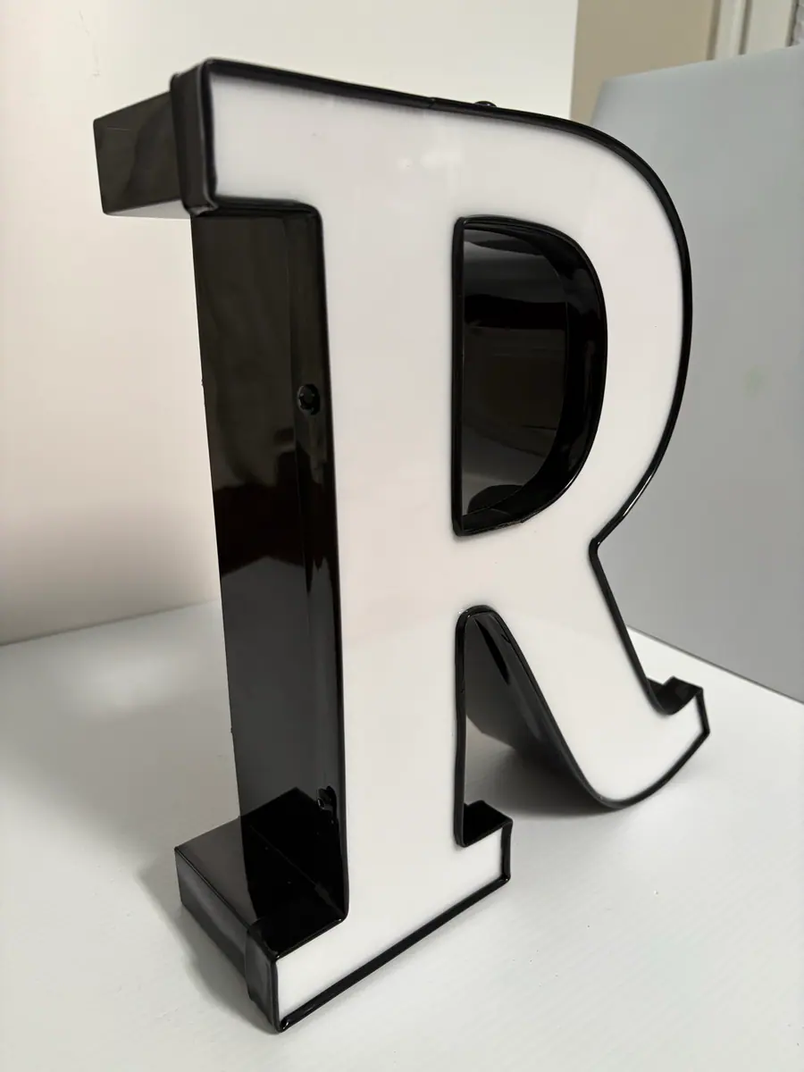 Front & back-lit letters